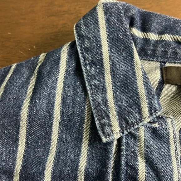 Forever 21 White Pinstripe Striped Cropped Denim Jacket - Picture 10 of 13